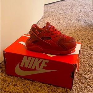 Nike Huarache size 6c